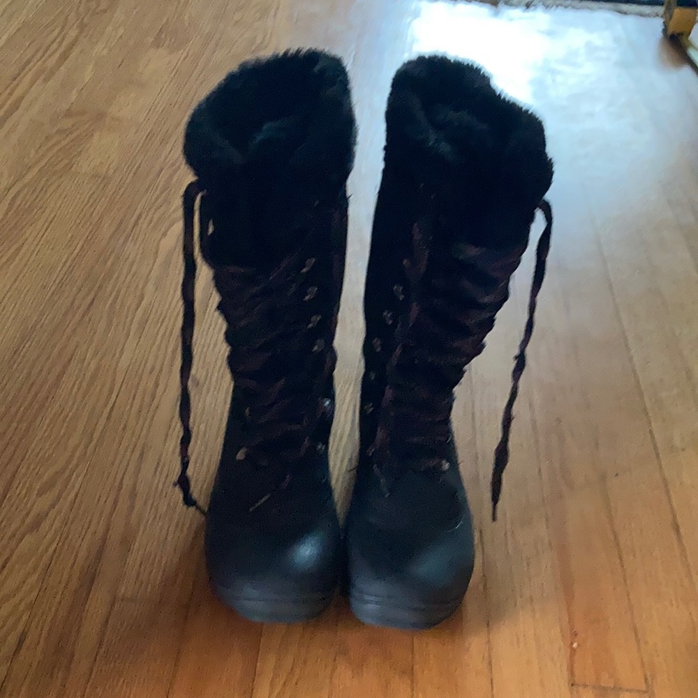 Snow boots